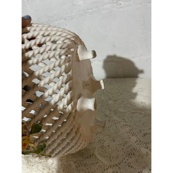 Porcelain woven basket made in Italy with hand painted flowers - Picture 6 of 9